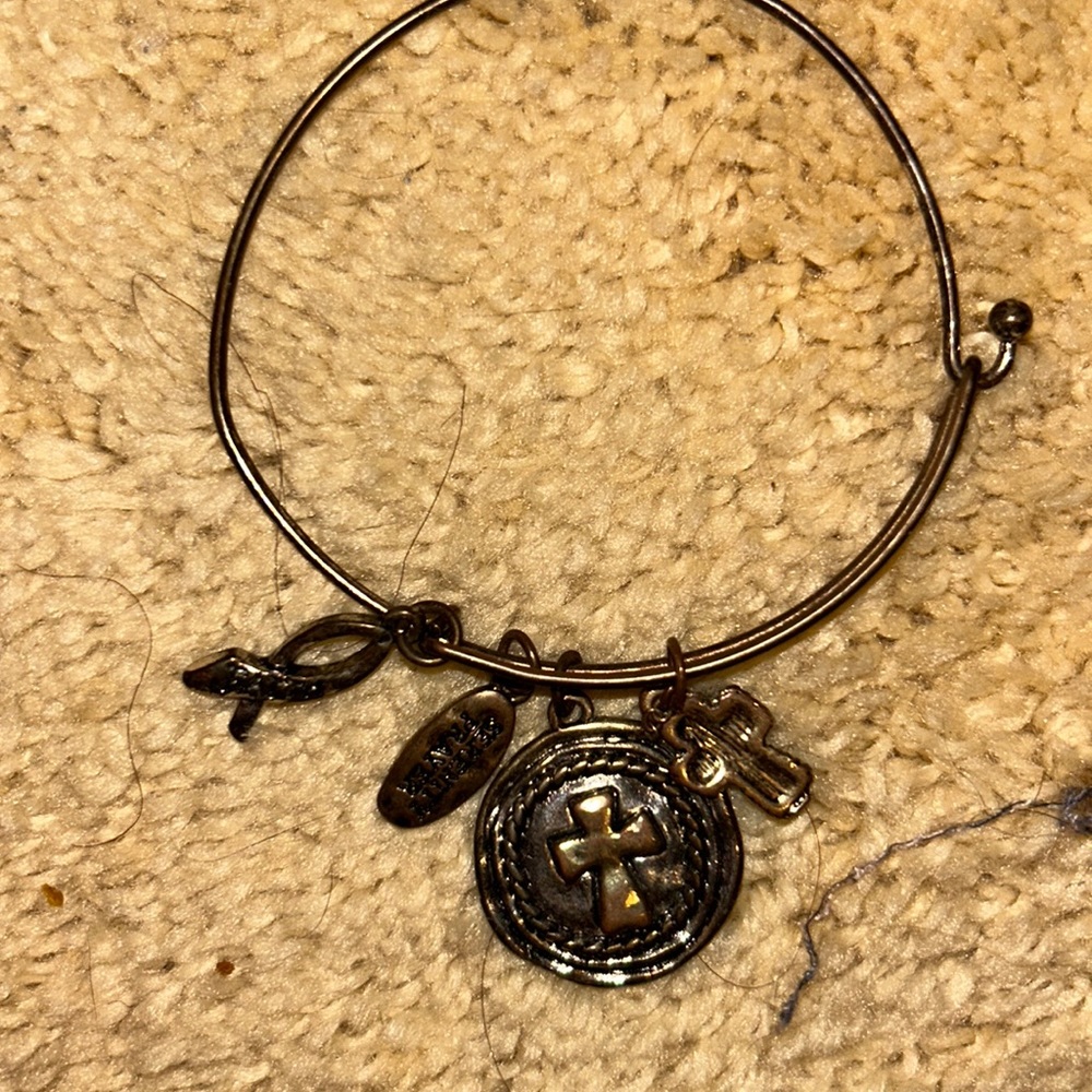 SERENITY PRAYER BRACELET W/cross